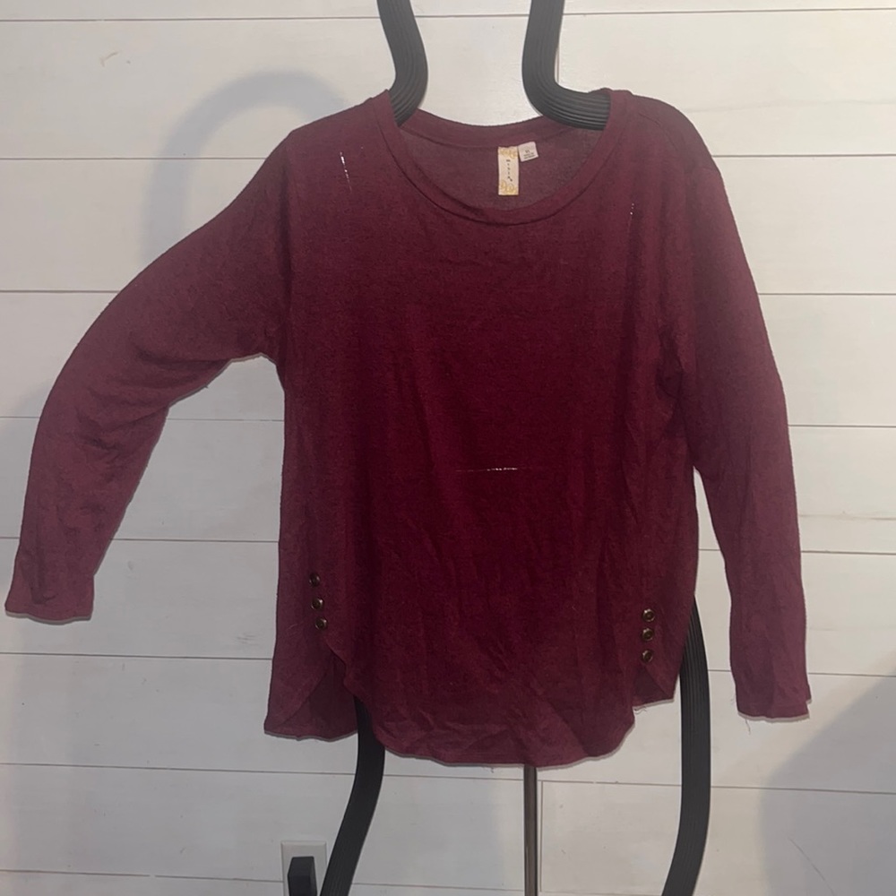 Maroon heathered top